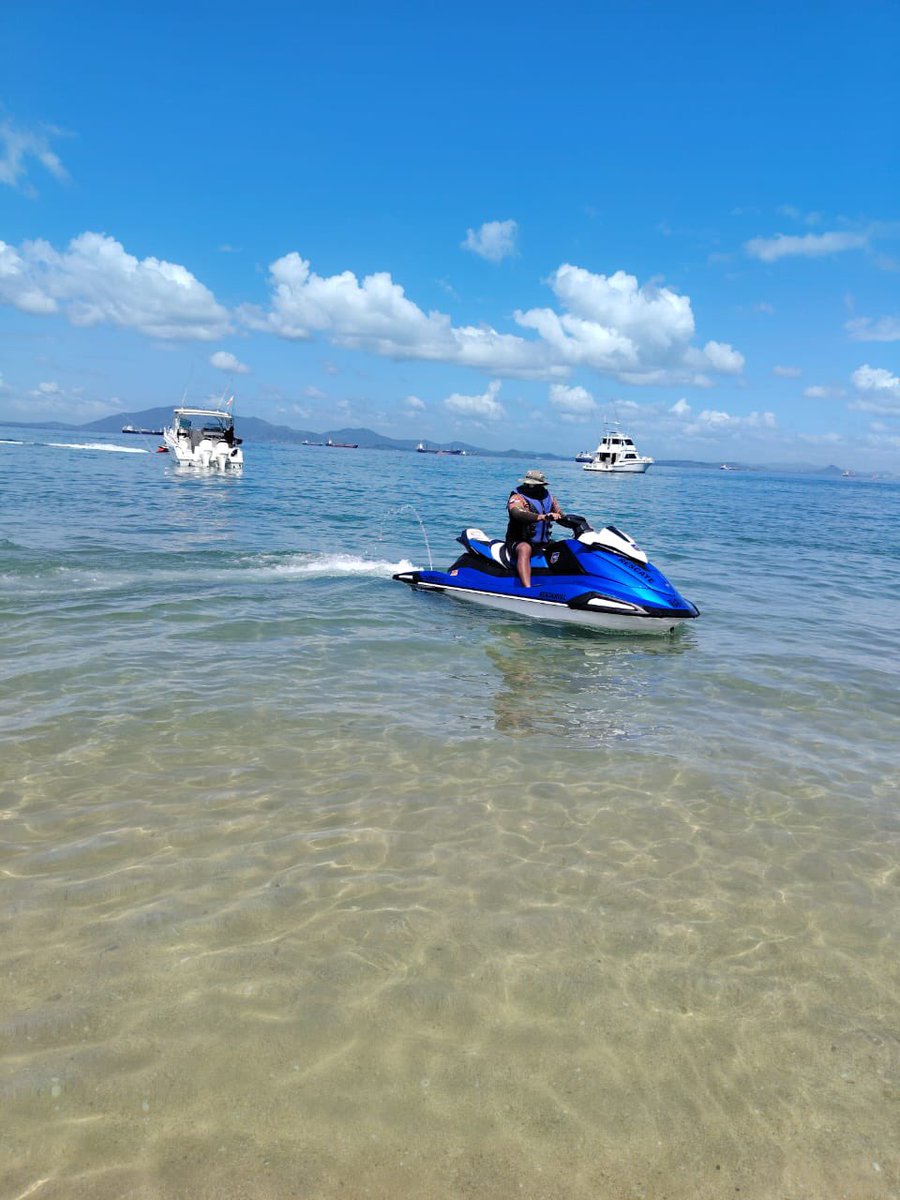 aeronavalpanama's tweet photo. A través de la Operación Control y Contención Recta Final 2025, Guardavidas Aeronavales continúan brindando cobertura de seguridad acuática en Playa #LaBarqueta, #Chiriquí, y La #Restinga en #IslaTaboga, velando por la protección y el bienestar de todos. 🌊🛟
#FuerzaAeronaval https://t.co/fp9LN89dLA