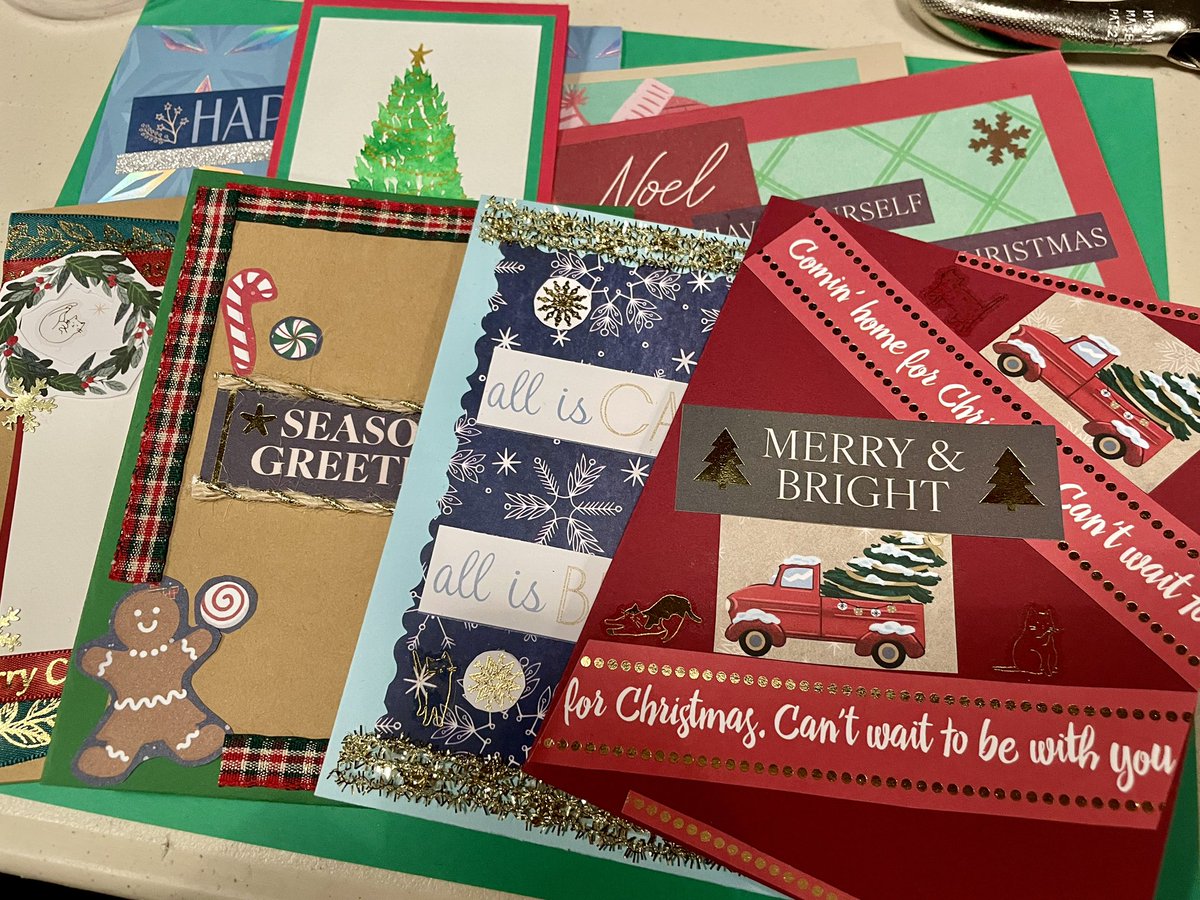 メリークリスマス🎄🎁✨
今年はお友達のクリスマスカード作りのワークショップに参加したよ！カードの中に和の猫ちゃんを忍ばせてみた🐈💕