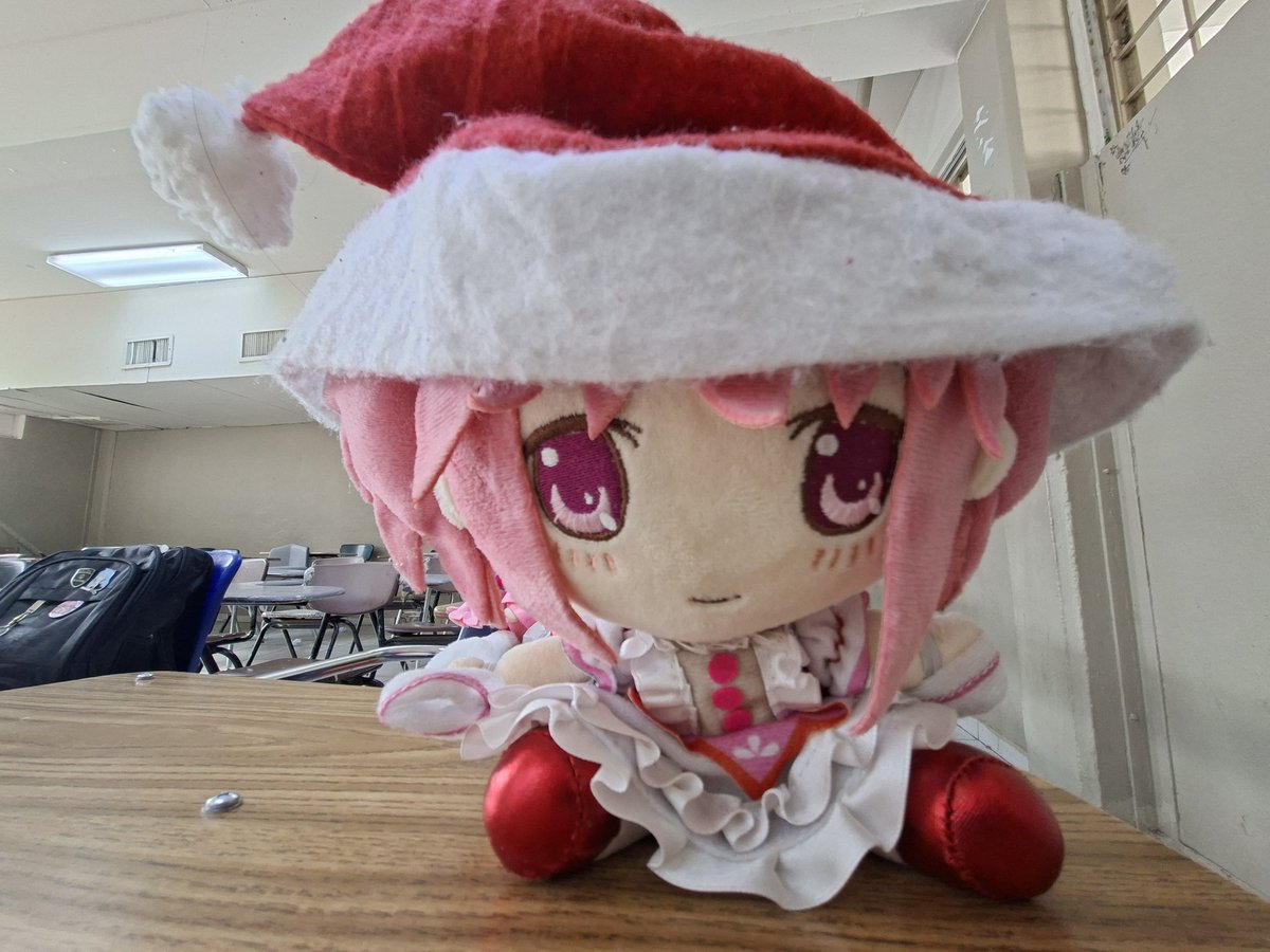UglyMadokaPlush's tweet image. repost this jolly madoka to spread Christmas cheer