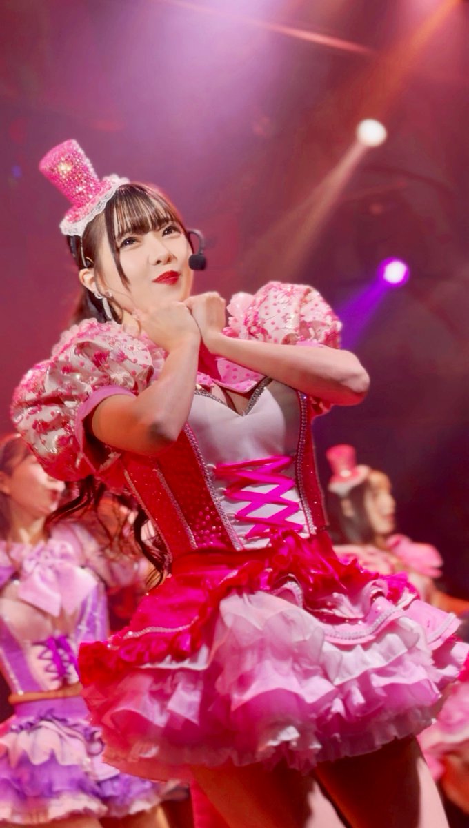 2025.12.25 🎄Xmas event🎄
ゆかちゃ🍒 Queen演目👑
１部 ▶︎ ぷにぱにグミ
２部 ▶︎ 職業かわいい
ゆかちゃのB演目可愛すぎ‼︎ Xmasコスプレも似合ってて見惚れてしまう🐨
次で本年ラストだね。楽しもうね‼︎
#ゆか #63ANGEL #burlesque東京
#グラビア