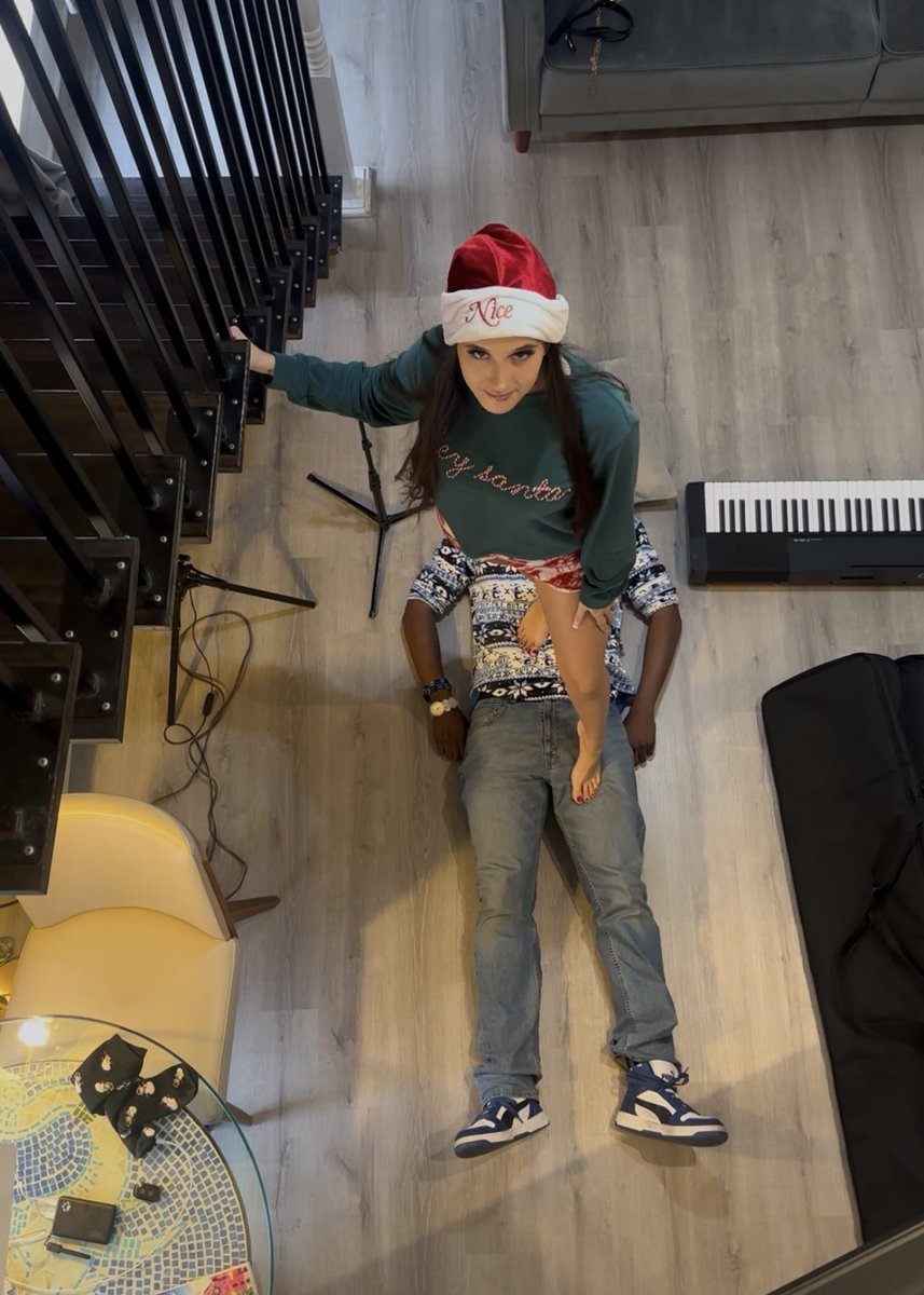 FootAlchemist's tweet image. Merry Christmas and Happy Holidays everyone! (Domme: @AvaRowen)