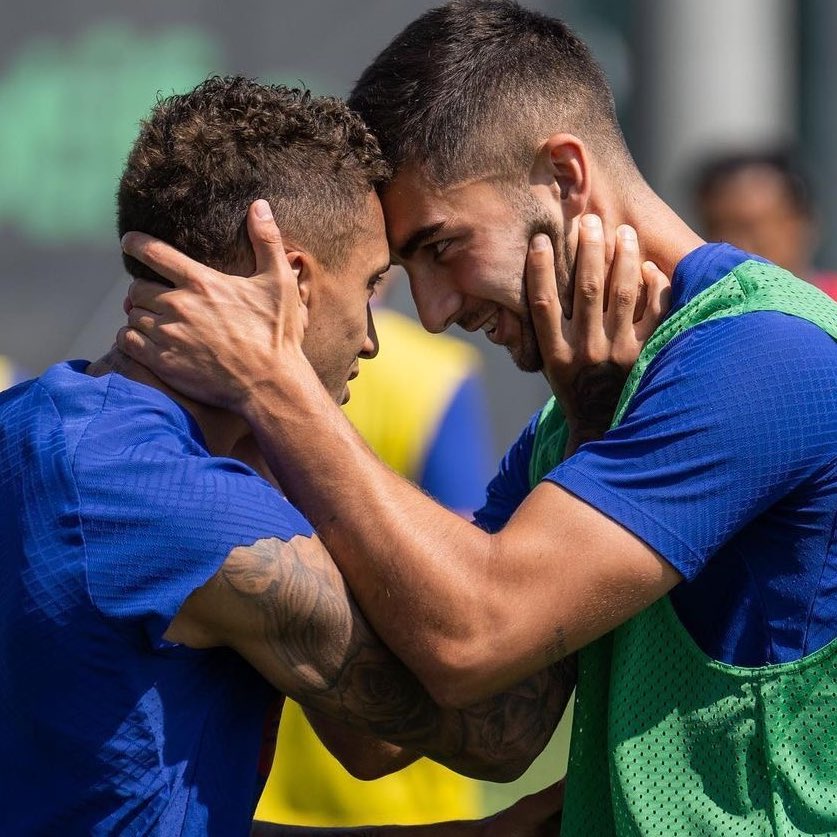 leclyke's tweet image. can we discuss what their issue is next