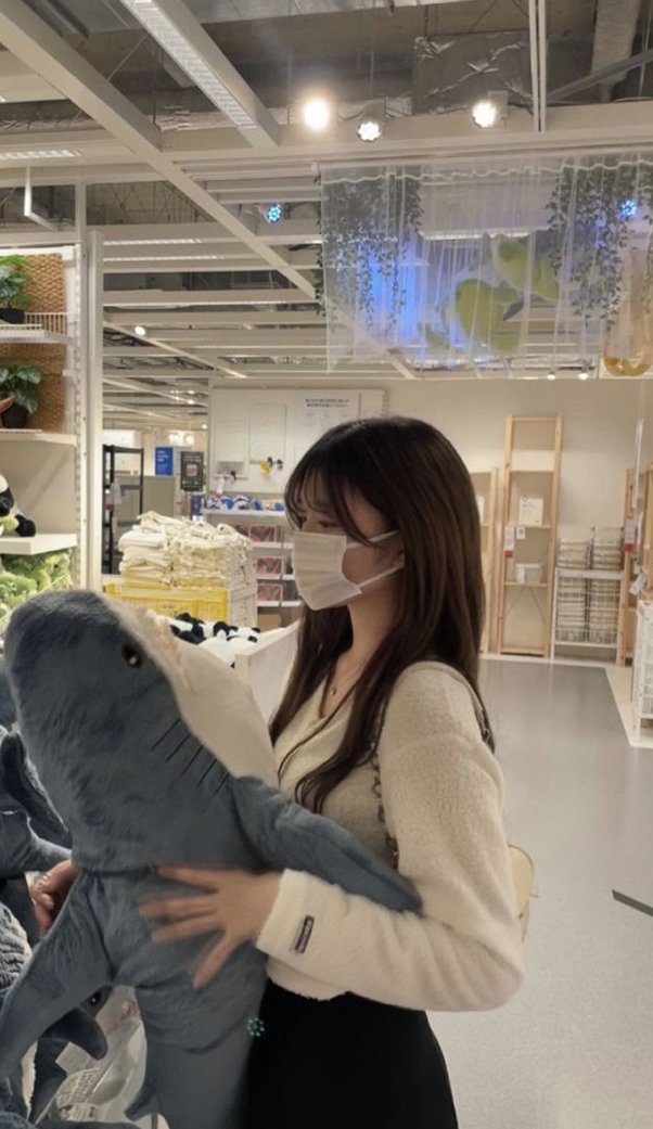 1992Yurchenko's tweet image. やっほー まったりしたい気分。外出たら気持ちよかった✨。自分のペースでいこ😊 🛍️ 🐆