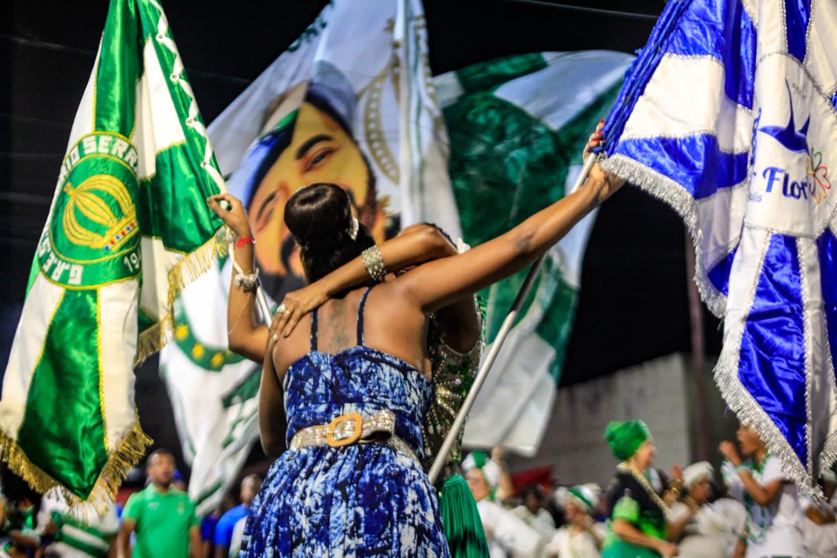 gresimperio's tweet photo. 77 anos da nossa afilhada ⁦@BeijaFlorReal⁩! Um beijão para todo o povo de Nilópolis! 💚🤍🤝🏾💙🤍

Parabéns! Beleza, beleza, beleza! https://t.co/mn7kd1HRN1