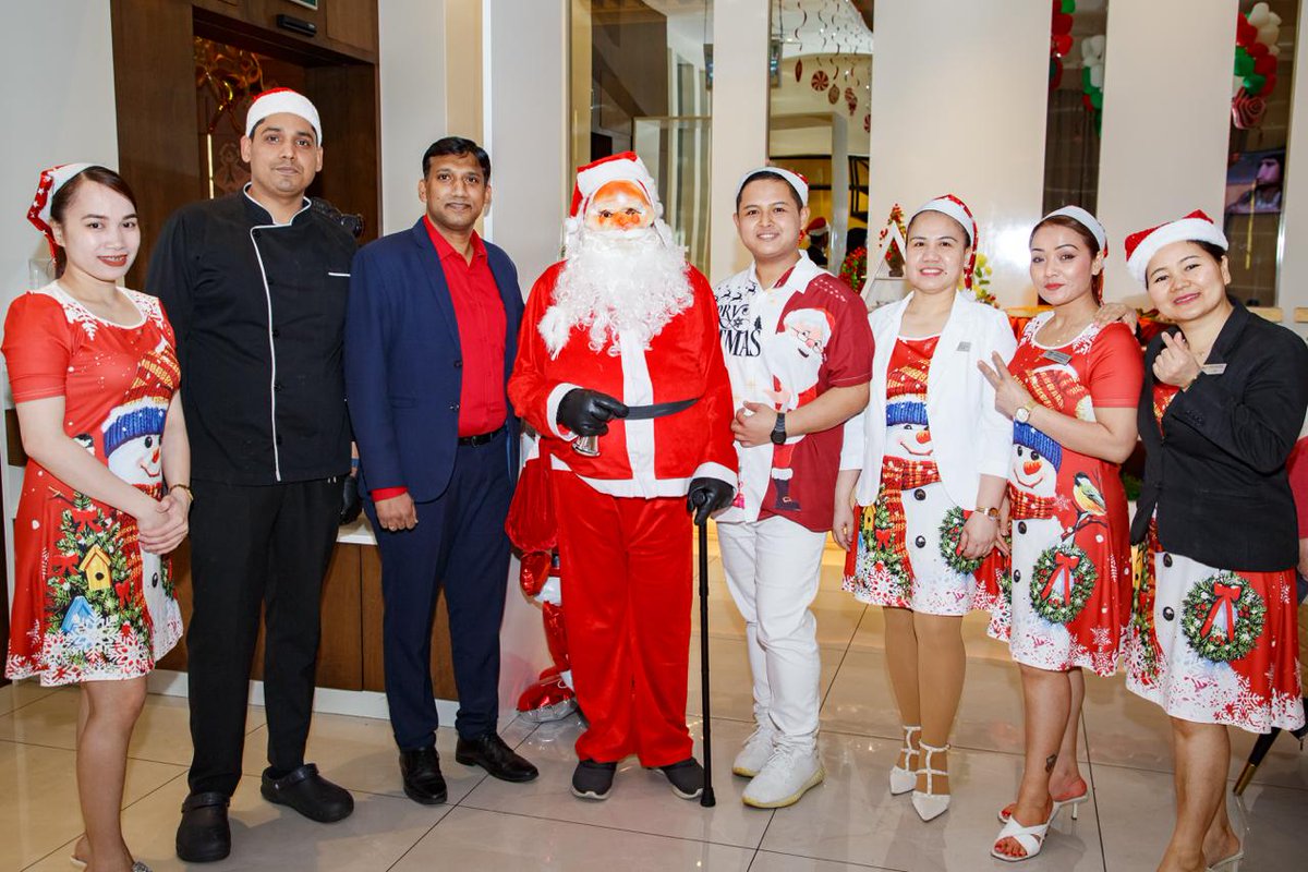 HotelPars's tweet photo. A warm and joyful evening shared with our guests on December 24.
Our Christmas Eve dinner buffet brought together festive flavors, themed décor, and great company, making it a night to remember. https://t.co/zdWJMar7xU