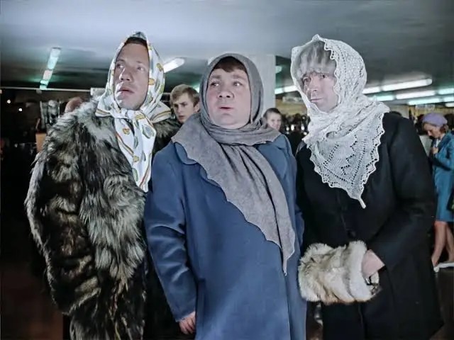 Fun fact:

Евгению Леонову в Джентльменах Удачи 45 лет.