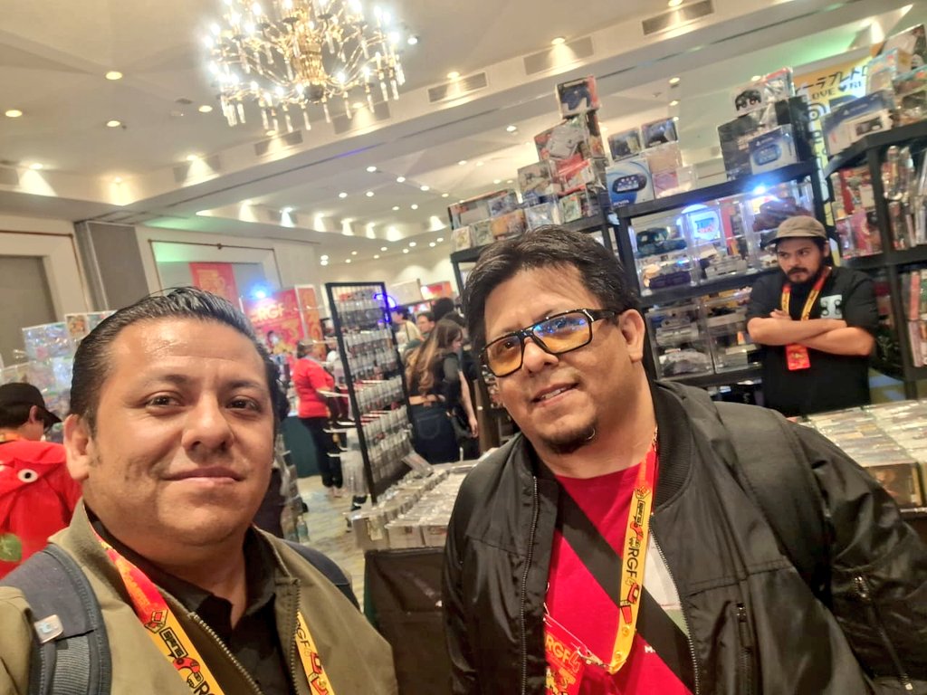 hector_ulinkses's tweet photo. #RGF4
Un recuerdo del viaje, muy emotivo momento, las horas se pasaron como si nada, gran evento organizado por @BRCDEvg a ver si nos vemos en próximas, hay que recargar la cartera jaja https://t.co/oll7ZnqKXk