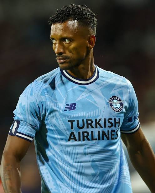 rcertac's tweet image. #DünyaFormaGünü
New Balance ile geçmişten bu yana tasarladığımız -bana göre- top 4 forma ile bugünü kutlayalım💚