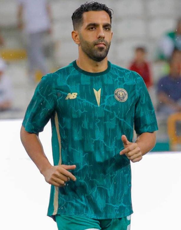 rcertac's tweet image. #DünyaFormaGünü
New Balance ile geçmişten bu yana tasarladığımız -bana göre- top 4 forma ile bugünü kutlayalım💚