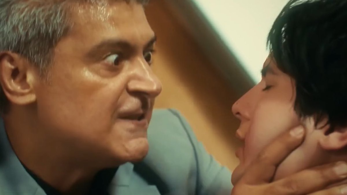 teukeep_'s tweet photo. Me while watching this scene: ISUSUMBONG KITA KAY AGA MOLAK! https://t.co/WFedPMmZQA