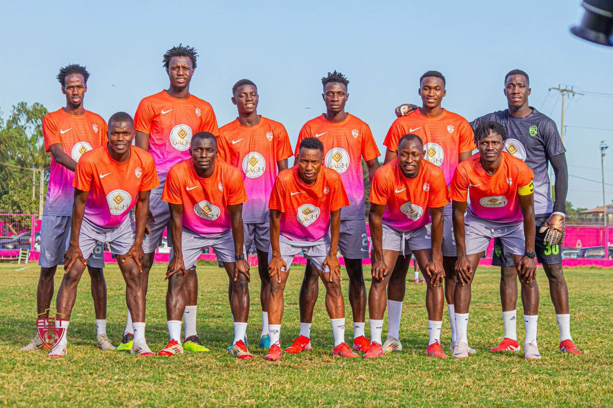 bstgalaxyfc's tweet photo. This is how the teams line up ⚽️
BST Galaxy FC in all white, The Gambia Professional footballers in orange.
A lively first 20 minutes on display — still goalless but full of energy!

#bstgalaxy
#bstgalaxyfc
#HomeOfTalents
#givebacktothecommunity
#charitygame https://t.co/iSOPAmZpH4