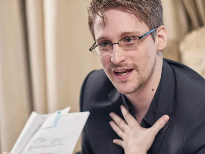 🚨Bureau : "Edward Snowden: 'L'oro è Bitcoin che non può essere inviato su Internet'"
