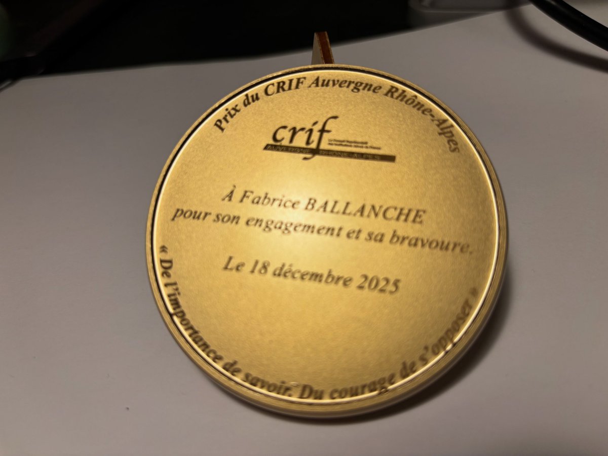 FabriceBalanche's tweet image. Très honoré d’avoir reçu le prix du CRIF Auvergne Rhône Alpes, le 18 décembre 2025, pour la defense de la laïcité dans l’enseignement supérieur : « De l’importance du savoir. Du courage de s’opposer »