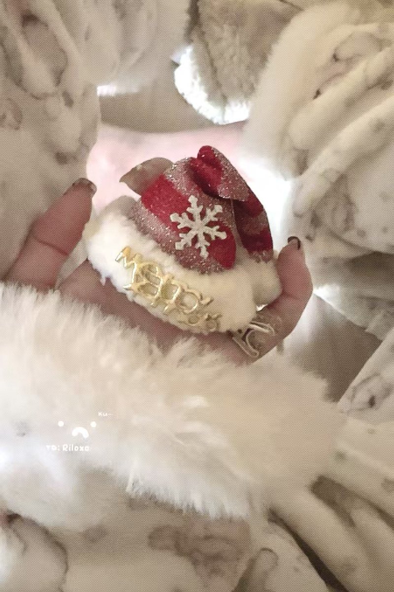 Lli83674's tweet photo. 有帽🎅🏻 https://t.co/zZNeE3Gz7I