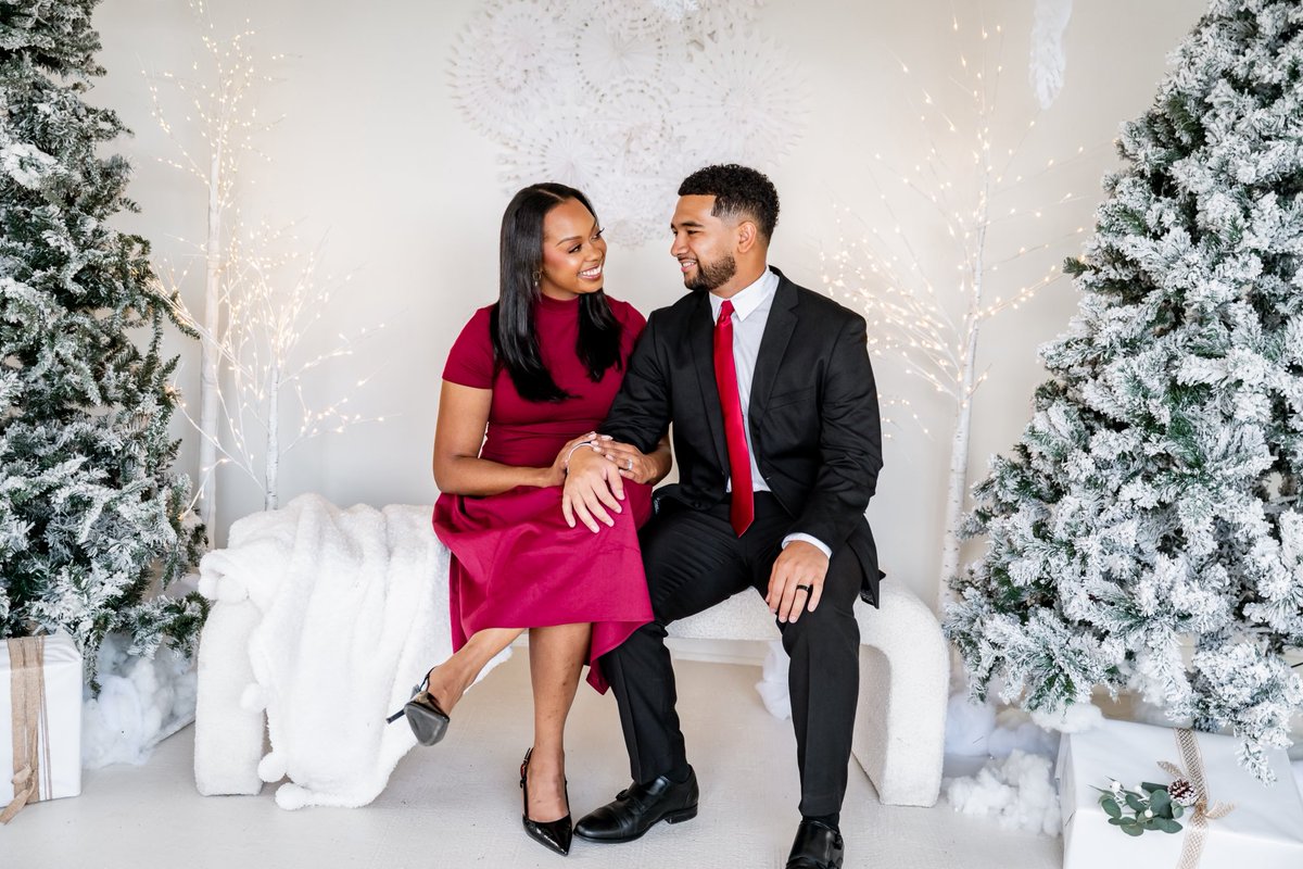 CoachBowdre's tweet photo. Merry Christmas from my family to yours! https://t.co/fK4RftnZcK