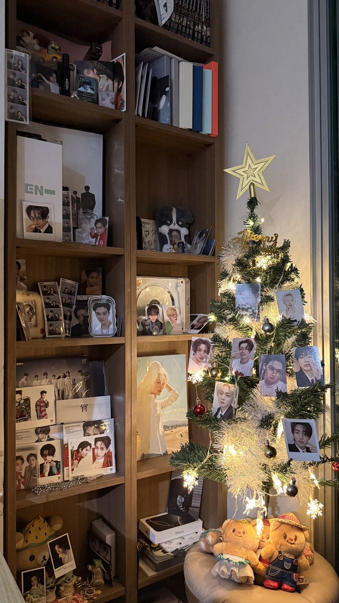 ttung_iu's tweet photo. Merry Christmas 🎄🎁  🩵

#ENHYPEN https://t.co/BoKEqmHIVT