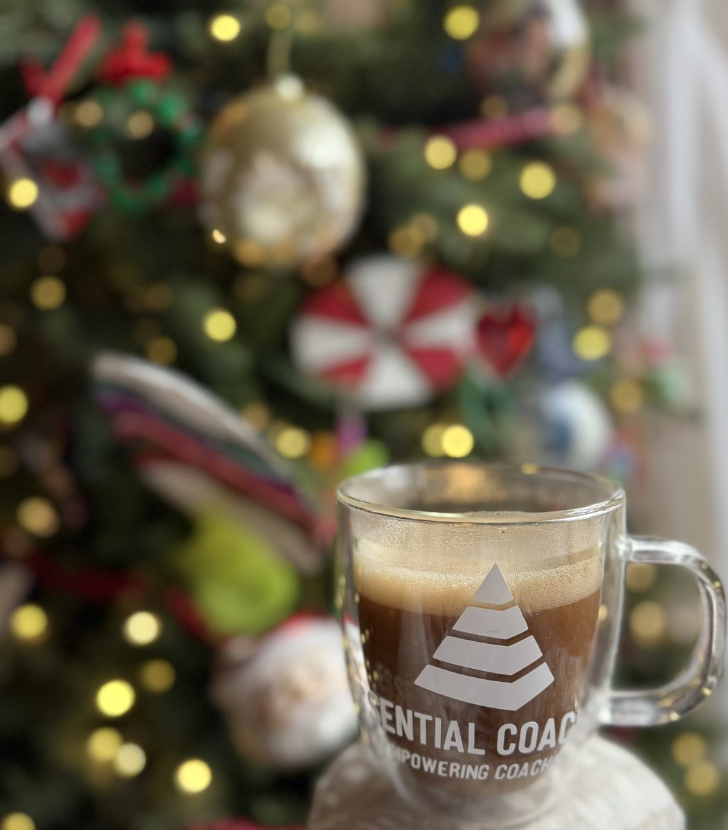 coachk424's tweet image. Merry Christmas, ECFam. 

@CoachEssential | #HumanComponent