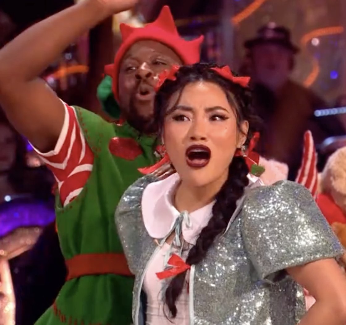 nancy's gonna JINGLE CRAIG'S BELLS ALRIGHT

#Strictly #SCD #StrictlyComeDancing