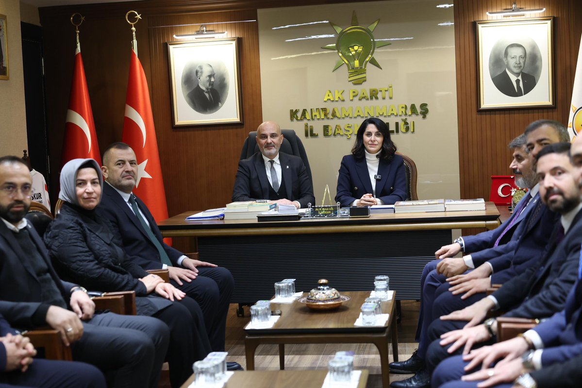 AK Parti Kahramanmaraş İl Başkanlığımızı ziyaret ettik. 

Gönlüyle, yüreğiyle teşkilatımızda emek veren tüm dava ve yol arkadaşlarımıza teşekkür ediyorum.

Cumhurbaşkanımız ve Genel Başkanımız Sayın <a href="/RTErdogan/">Recep Tayyip Erdoğan</a> ’ın liderliğinde 
birliğimizle , kardeşliğimizle ülkemize ve