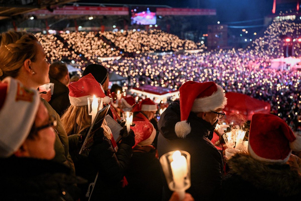Ja već kupio razne grickalice za sutra za Boxing Day, kad sad čitam da se igra samo jedna jedina utakmica i to “svrake” iz Newcastla i “crveni vragovi” iz Manchestera,tradicija se ove godine naprasno prekida,ni Englezi nisu više što su bili….🤷‍♂️🤷‍♂️😊😇⚽️