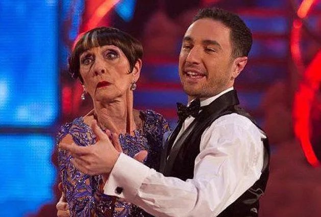 teen of paint🎨 tweet media