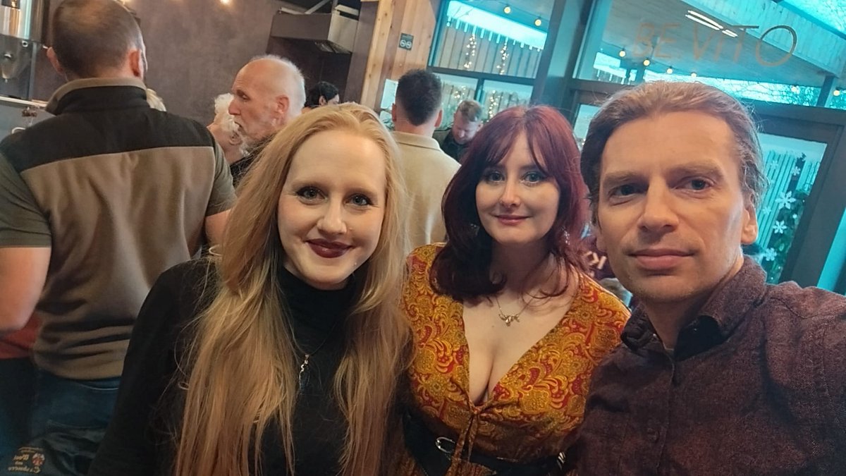 Lucy Muse tweet media