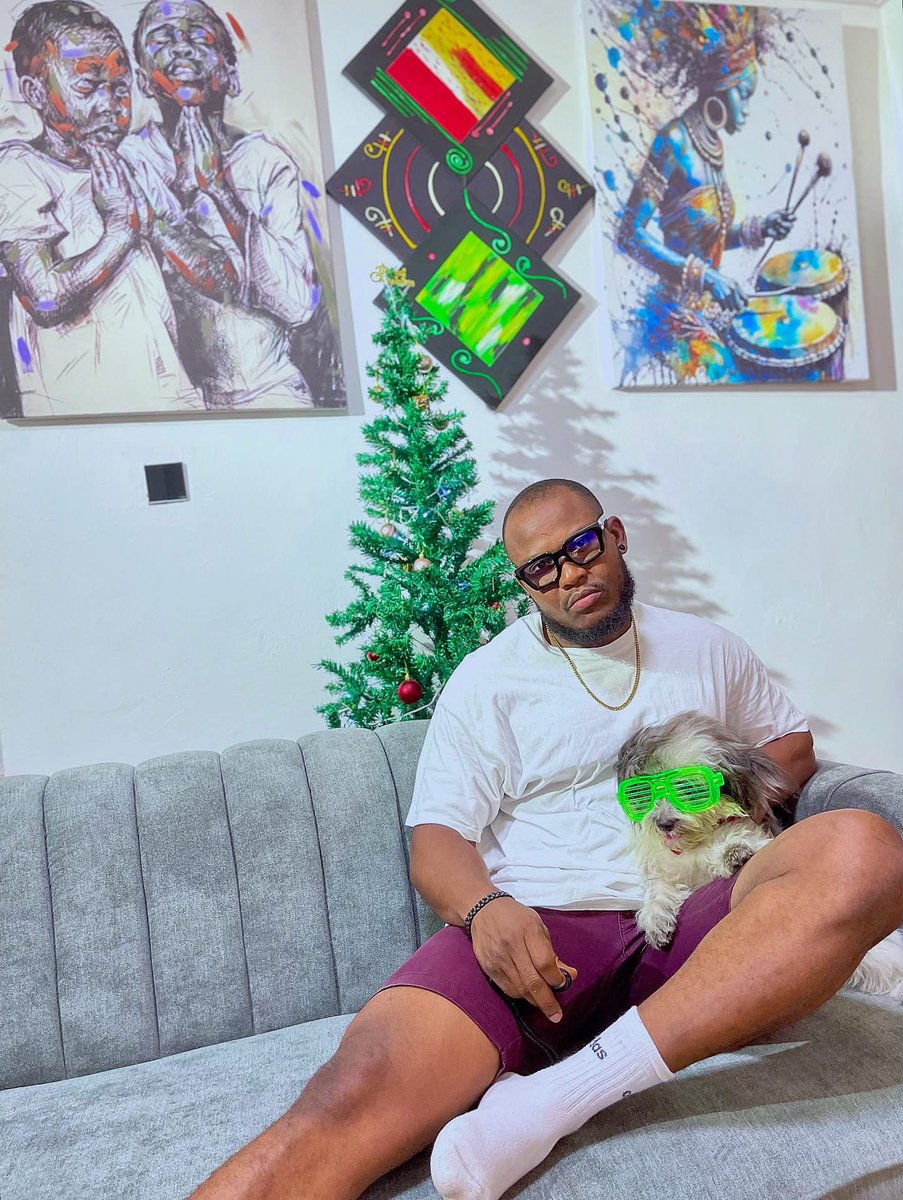 Korehday's tweet photo. This Xmas, we see with hearts made luminous by Christ.
Where lights shimmer &amp; colors breathe, His love becomes our true vision, steady, eternal &amp; alive.
May we look beyond the surface, love beyond measure &amp; walk in d light that never fades.
Merry Xmas 4rm us 🐶
#mylife #DavidKATT https://t.co/H8eOE3GQXA