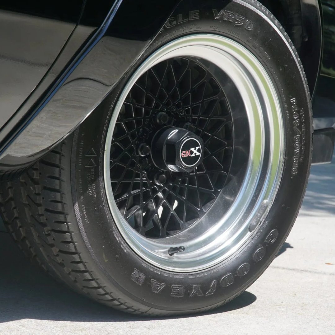 Bring a Trailer tweet media