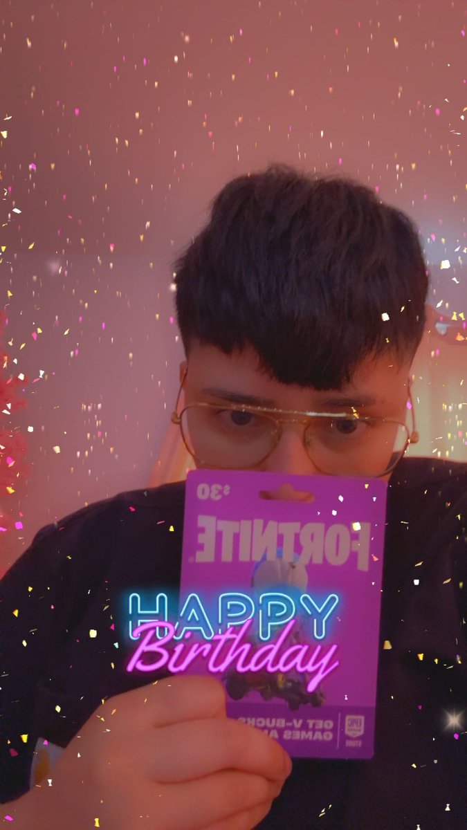 codeBPD's tweet image. Merry Christmas 🎅🏼

who else got V-Bucks as their gifts??