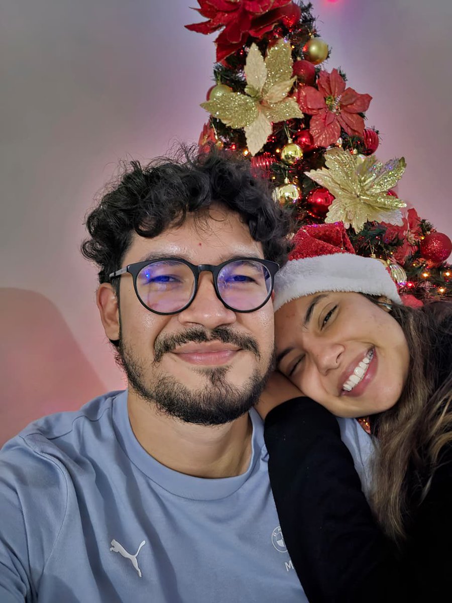 PalejandraJa's tweet photo. Ya se ve Navidad en cada esquina, y contigo es mejor ❤️ https://t.co/cdZWNg8sBa