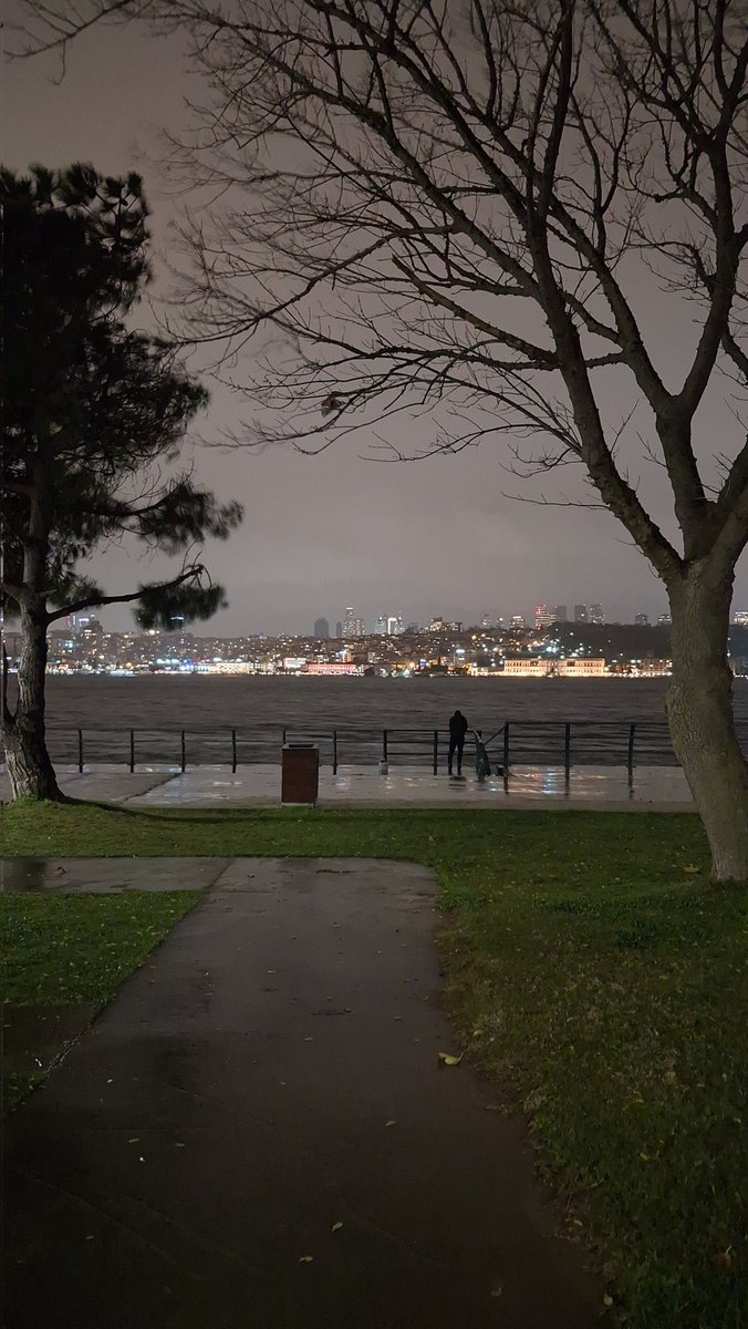 Heyecan?
Görebilirim umuduyla.
Bir beklenti.
Sonu eklenti...