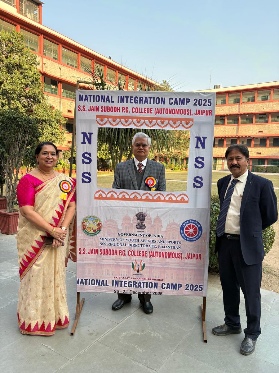 NssRajasthan's tweet photo. #NSS  #NationalIntegrationCamp inaugurated by Dr.Rajeshwer Singh chief election commissioner of Rajasthan at SS Jain Subodh PG Autonomous College Jaipur. 210 NSS volunteers and  12 POs of 11 states across India are participating. https://t.co/a4YQ5uOvCt