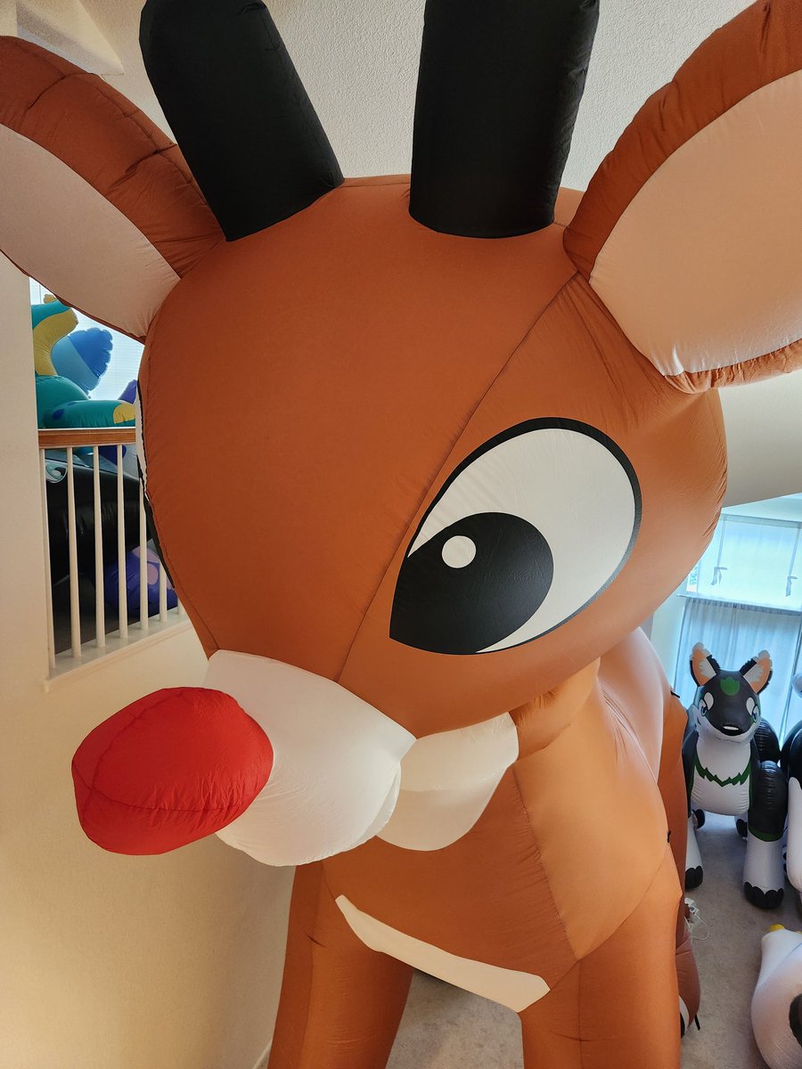 Merry Christmas ya heckin animals! Wishing you all a joyous holiday season filled with rest, family, and friends 💙