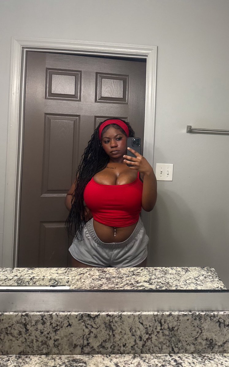 _jayanaaa's tweet image. merry christmas everyone! 🎄