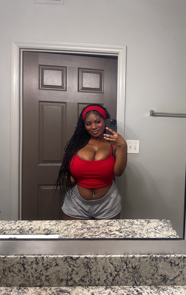 _jayanaaa's tweet image. merry christmas everyone! 🎄