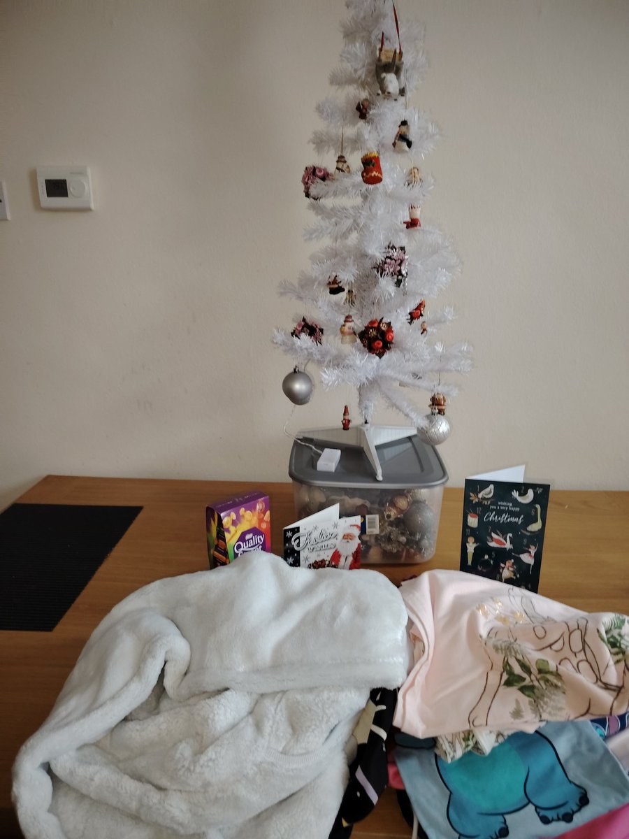 Katie Marie Hallatt tweet media