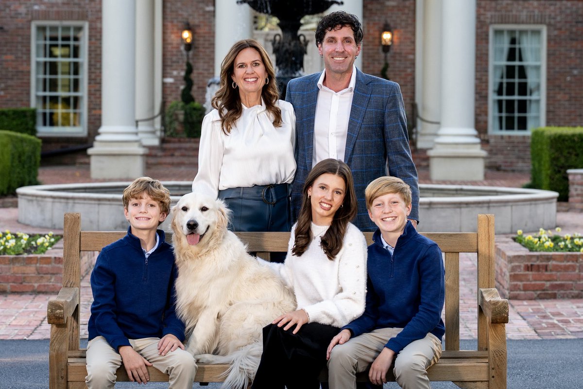 Sarah Huckabee Sanders tweet media