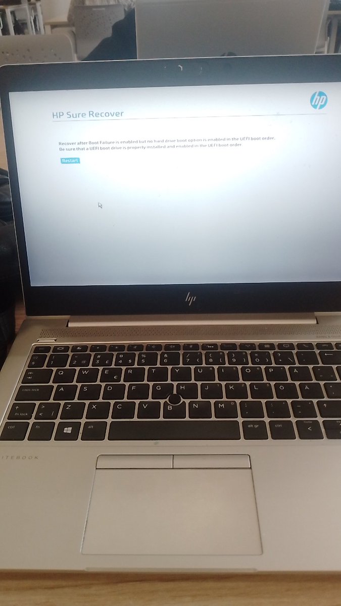 abbanefso1's tweet photo. College application ain't done, but my laptop is... https://t.co/ThsJSNM7i8