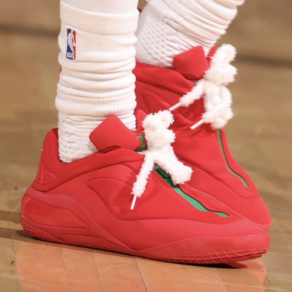 NickDePaula's tweet image. Jordan Clarkson went with the custom laces in the “Winter Red” Converse SHAI 001s on Christmas
