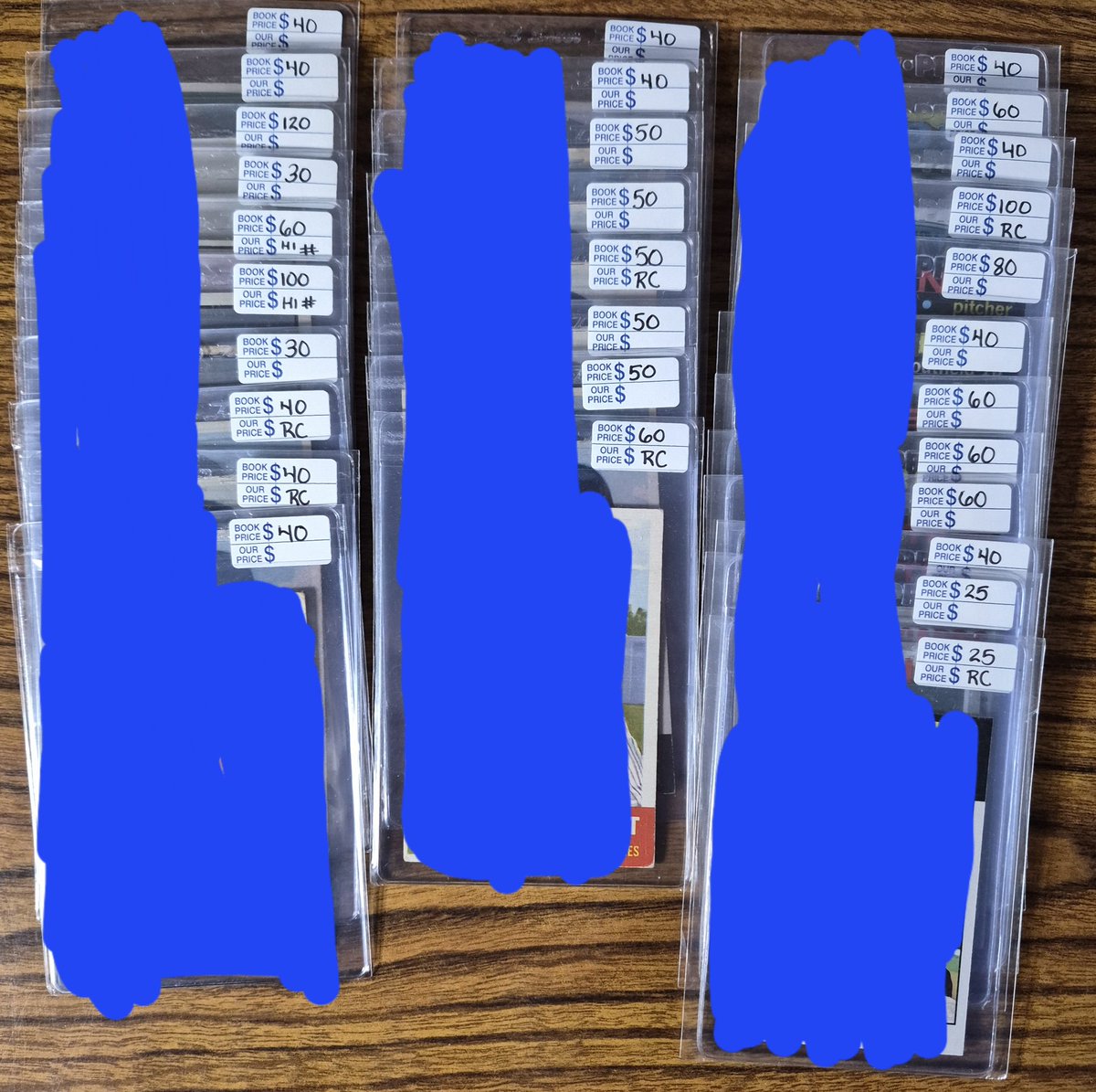 CardsCtb's tweet image. 🚨5th Annual New Year's Day Give-Away.🚨 

30 names will randomly be picked to receive a card.

🔥Plus I'll also randomly insert a $100, $50, and $25 credit for any of my 2026 sales.🔥

The cards are mostly 1950's.

To be eligible you have to FOLLOW me and RETWEET this tweet.🙏🏼