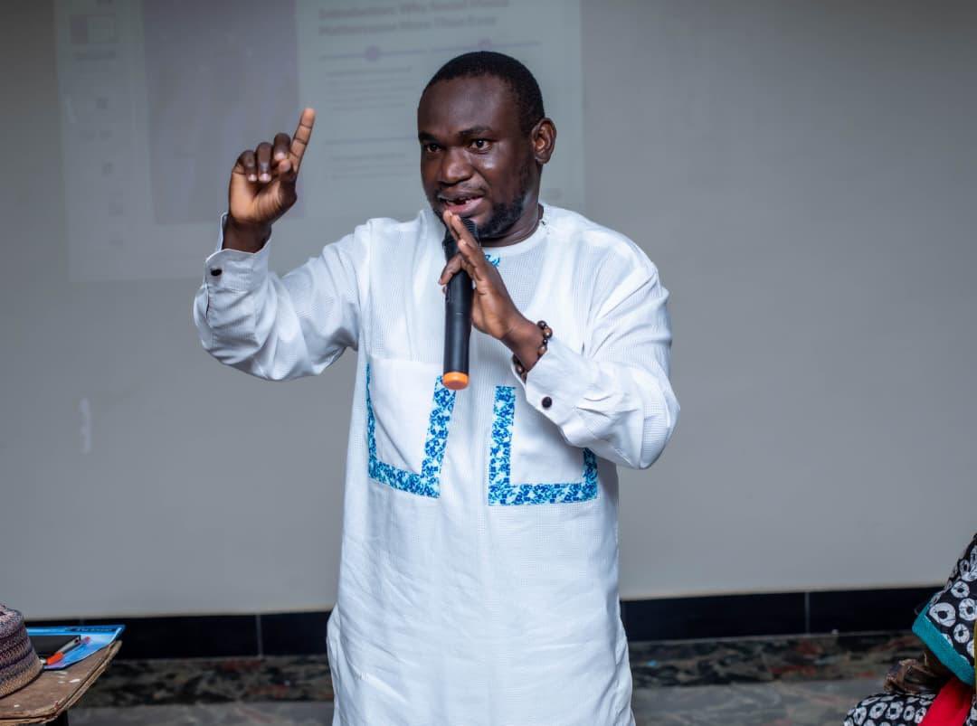 PAAFixNaija's tweet photo. A better Nigeria starts with leaders who are accountable to the people they serve. When power answers to citizens and public trust is restored, real change becomes possible. The New Direction Movement is pushing that shift.
#NewDirectionMovement #PublicTrust #NewNarrative https://t.co/4yHBTH5XnY