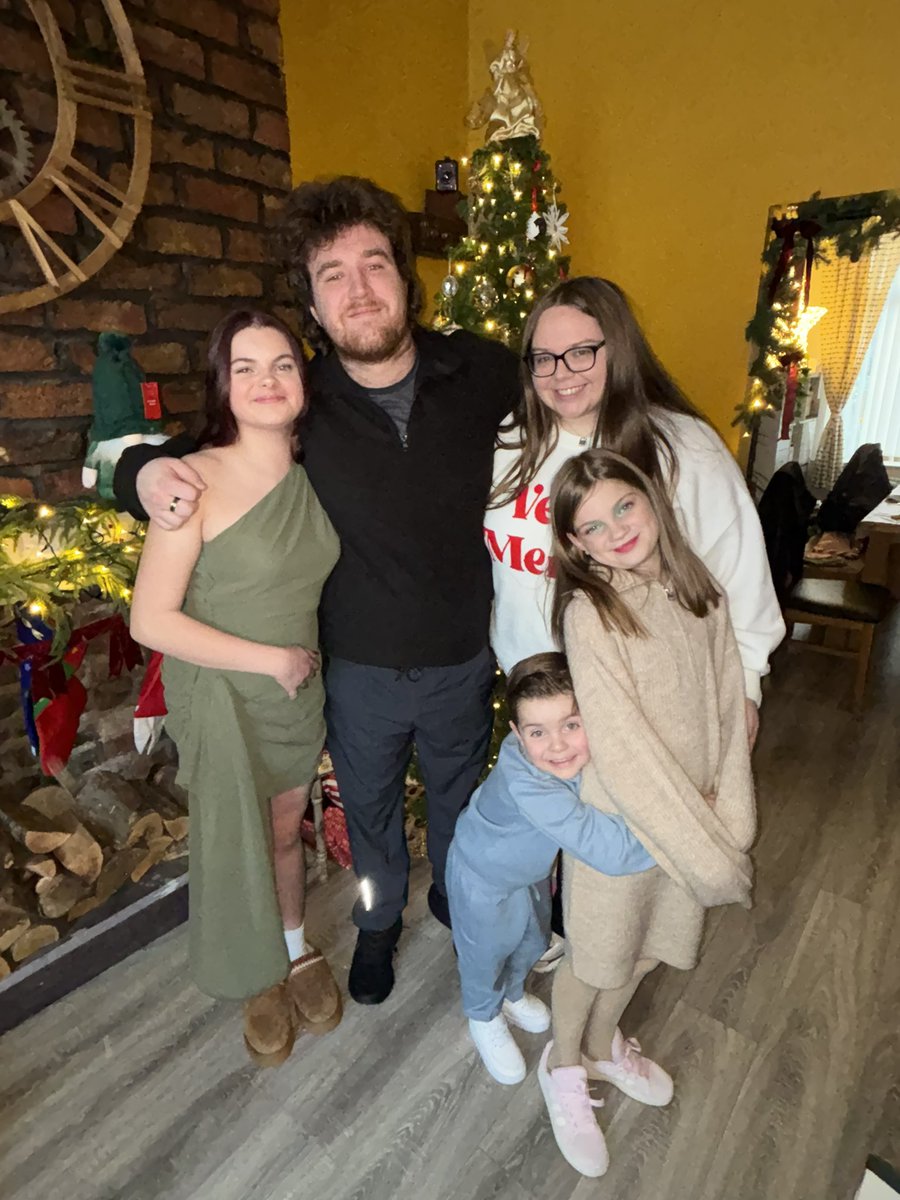 danielle tweet media