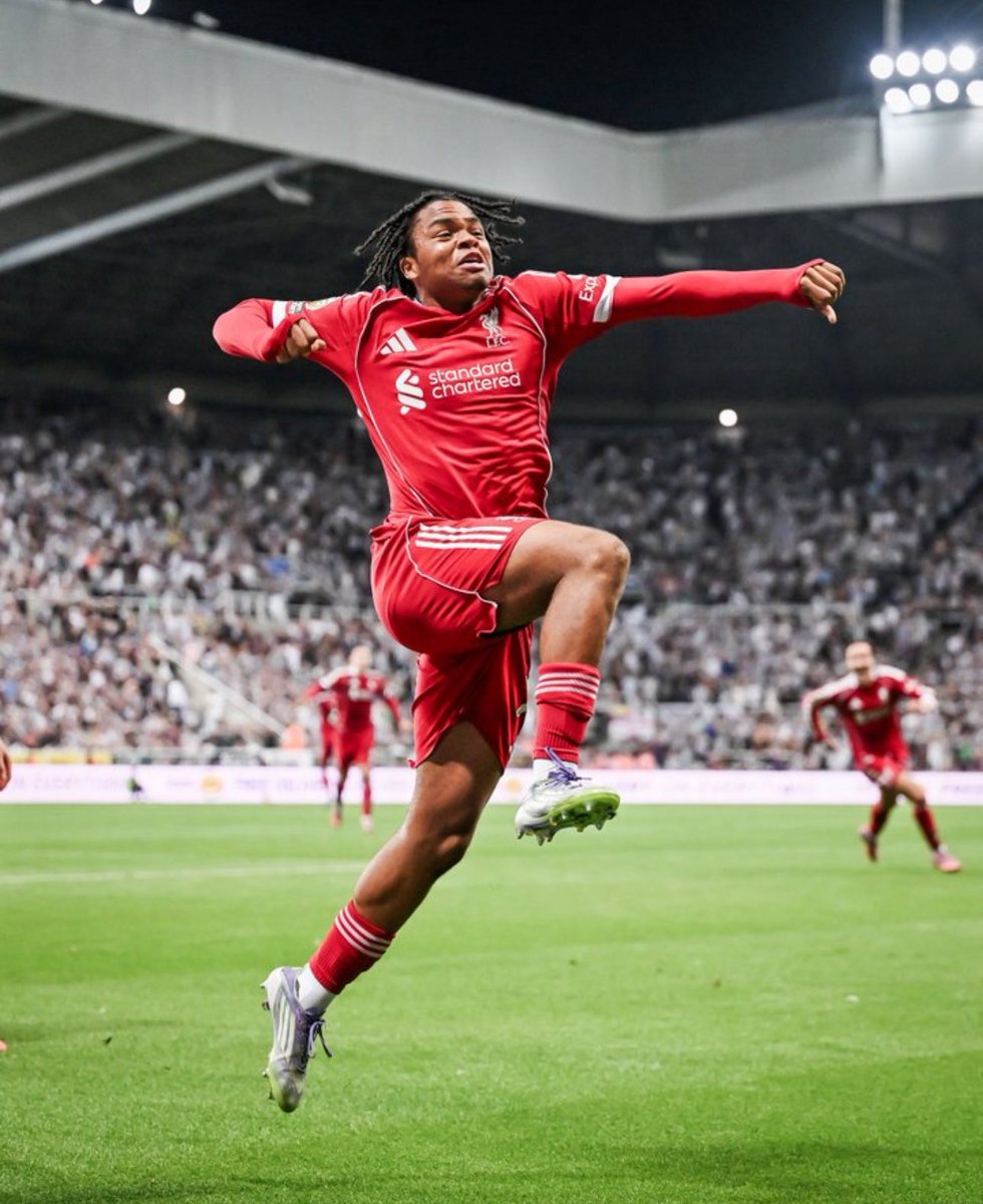 Liverpool 🇫🇷 tweet media