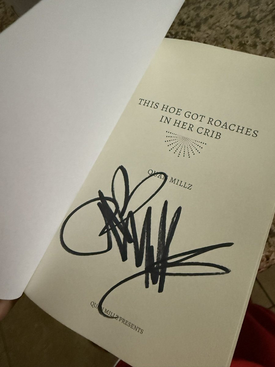 kaylalynette__'s tweet image. My husband is so annoying 😭😭😭😭😭  look at one of my gifts