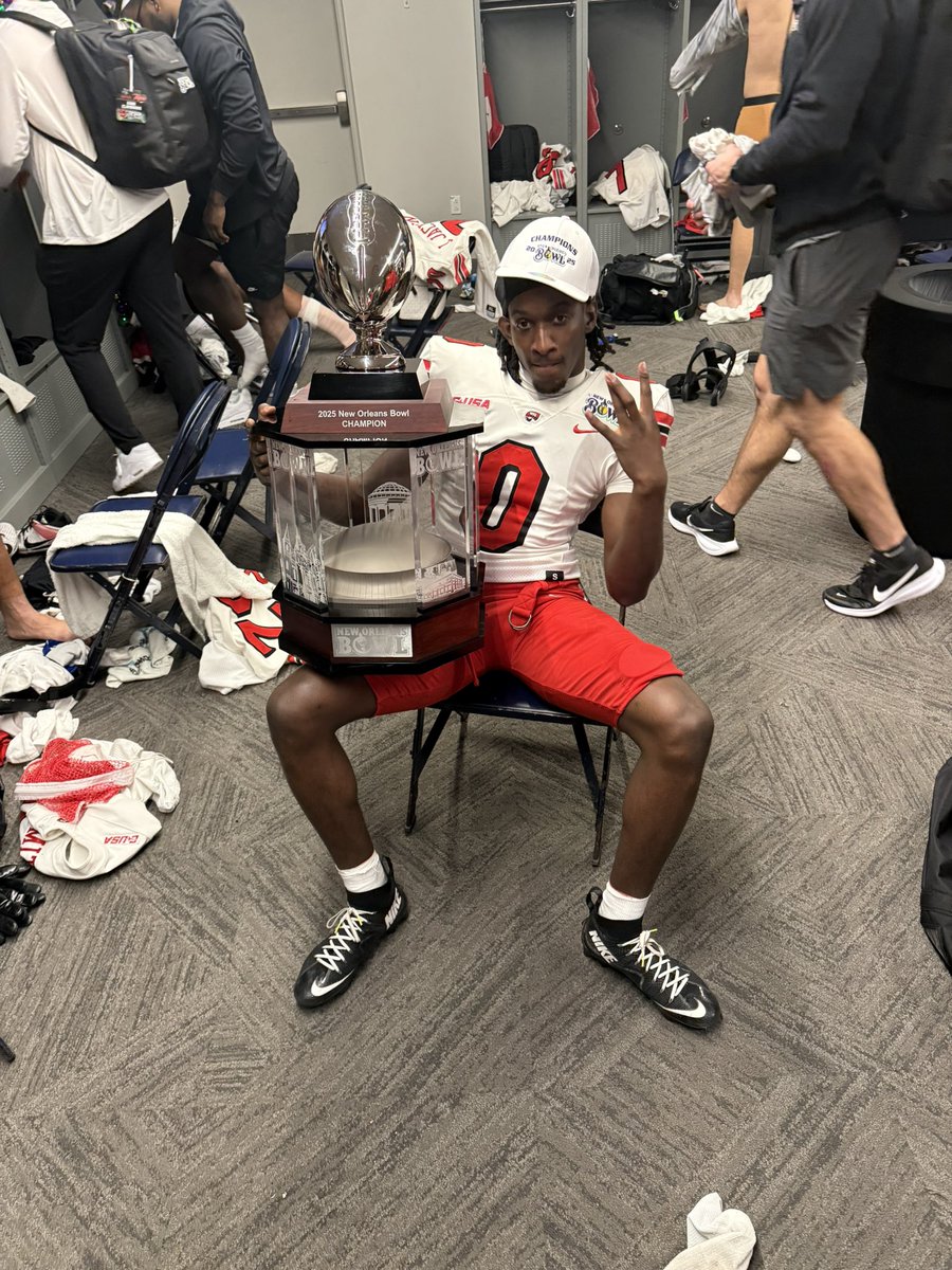 Matthew Henry tweet media