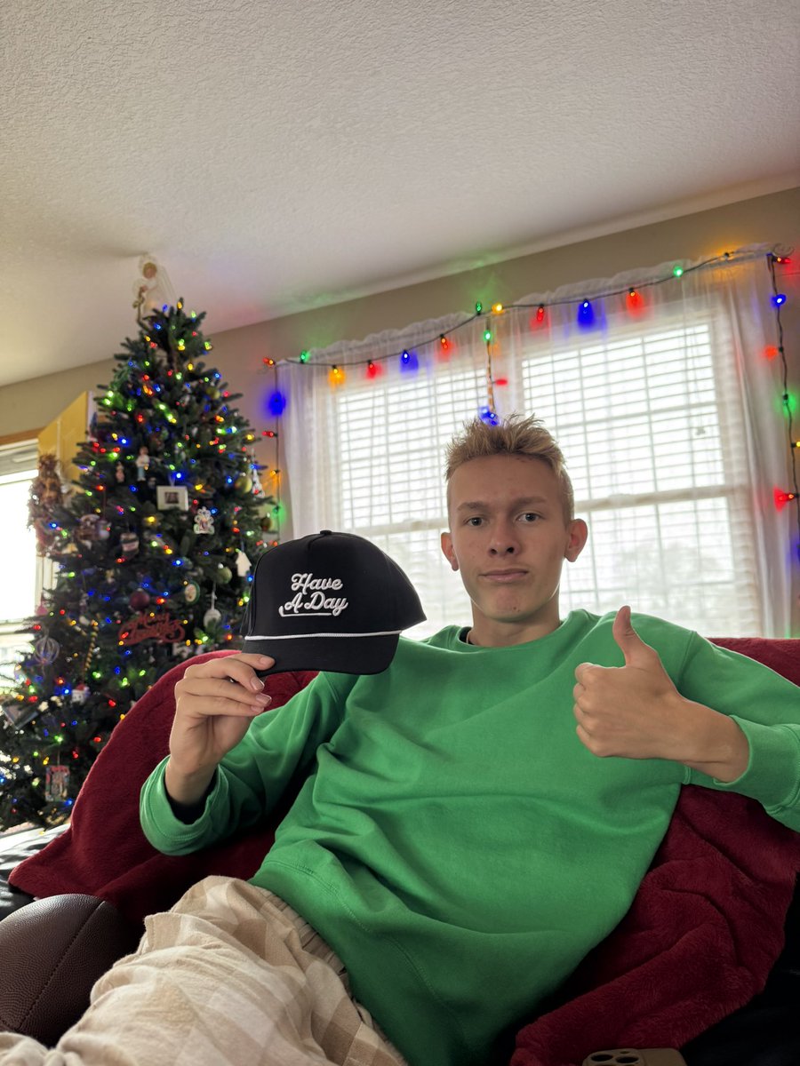 JeremyTosh1's tweet photo. Christmas, a great day to ‘Have A Day’ @Jaketosh19 🎄

@RobbyBerger @Cutsysays @FatPerez33 https://t.co/s96P8FMX8Y