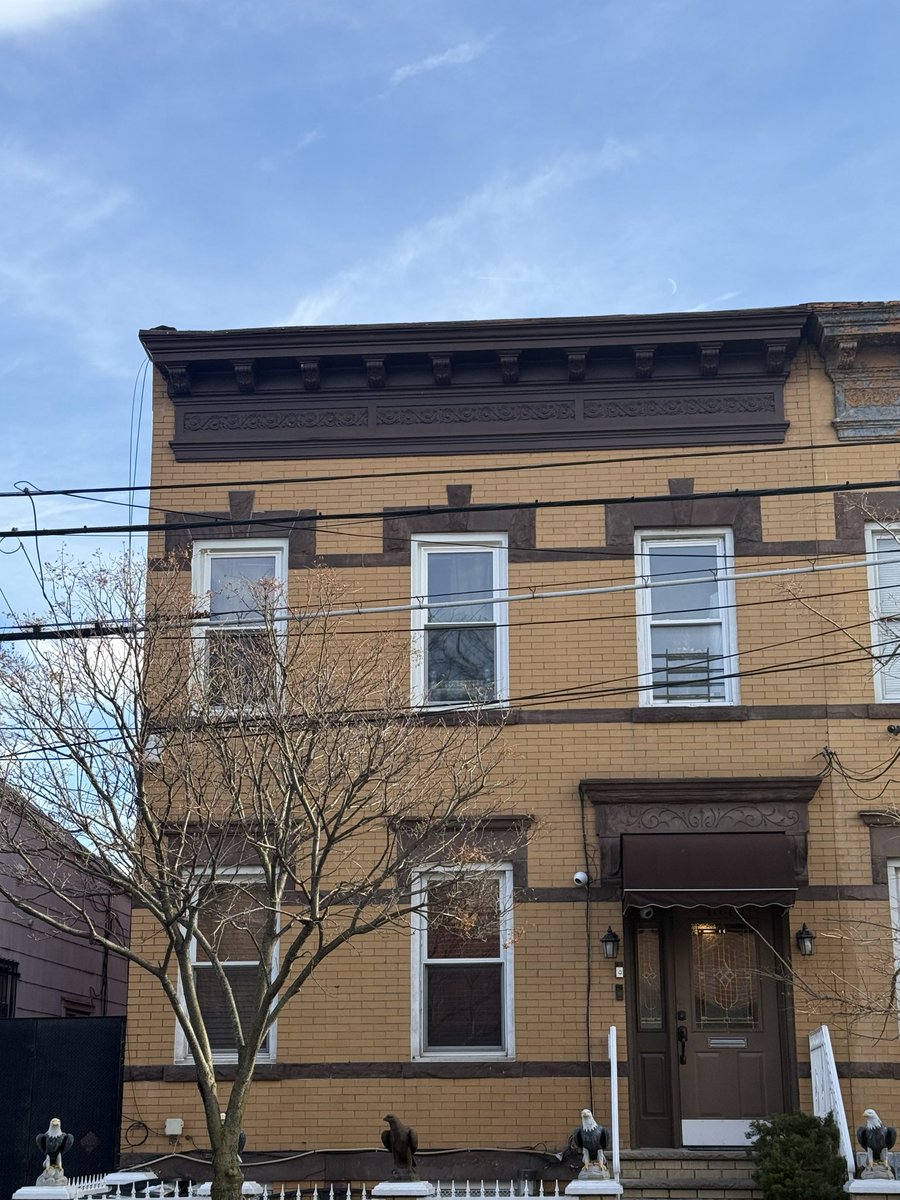 Eagle squadd on Stephen street ridgewood <a href="/RaymondPettibon/">Raymond Pettibon</a>