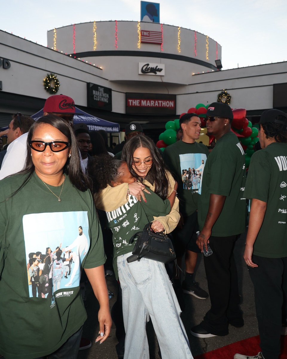 Lauren L Sources tweet media