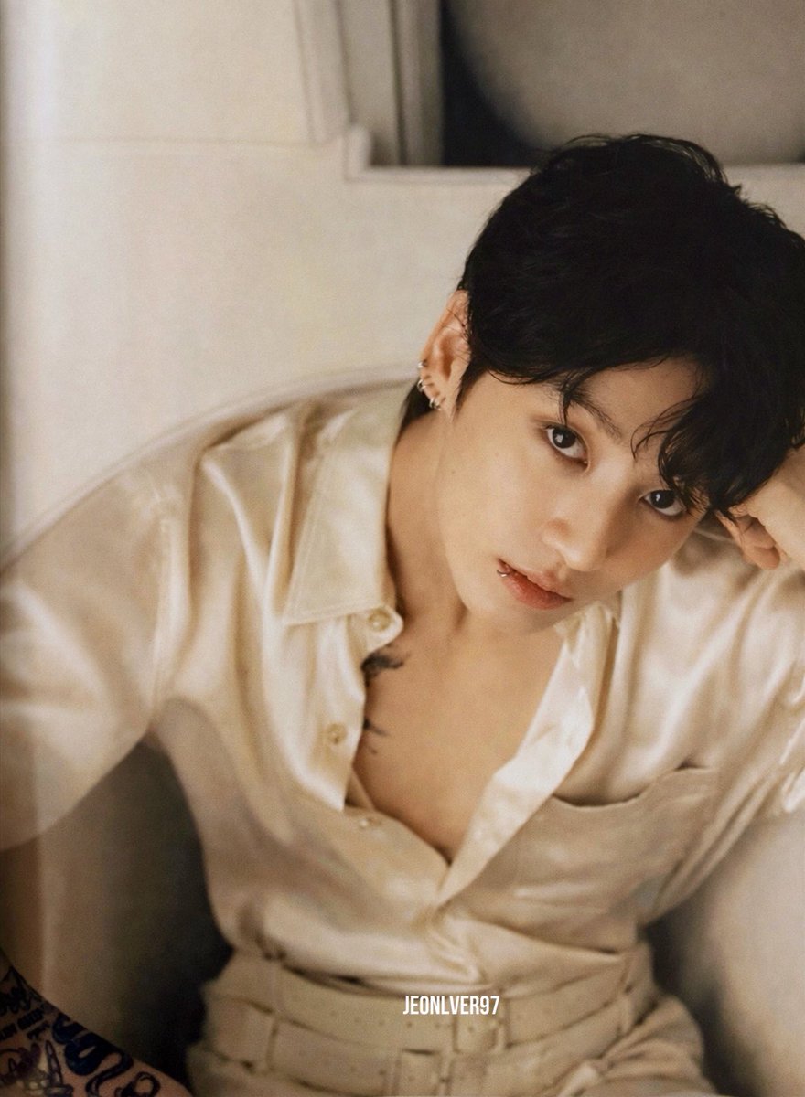 jeonlver97_'s tweet photo. HIM https://t.co/WelT8AC83I