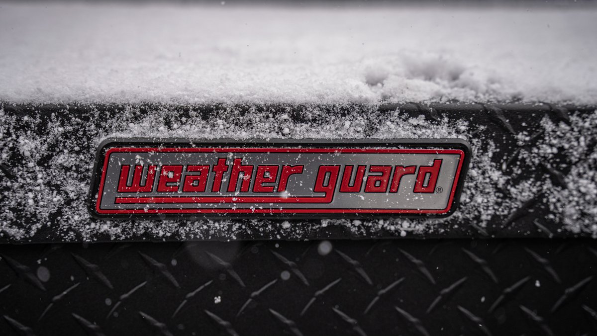 weather_guard's tweet image. You worked hard all year. Rain, shine, and everything in between. Now it’s time to take a break, relax, and enjoy the holidays. Happy Holidays from all of us at Weather Guard.

#WeatherGuard #holiday #usa #Christmas